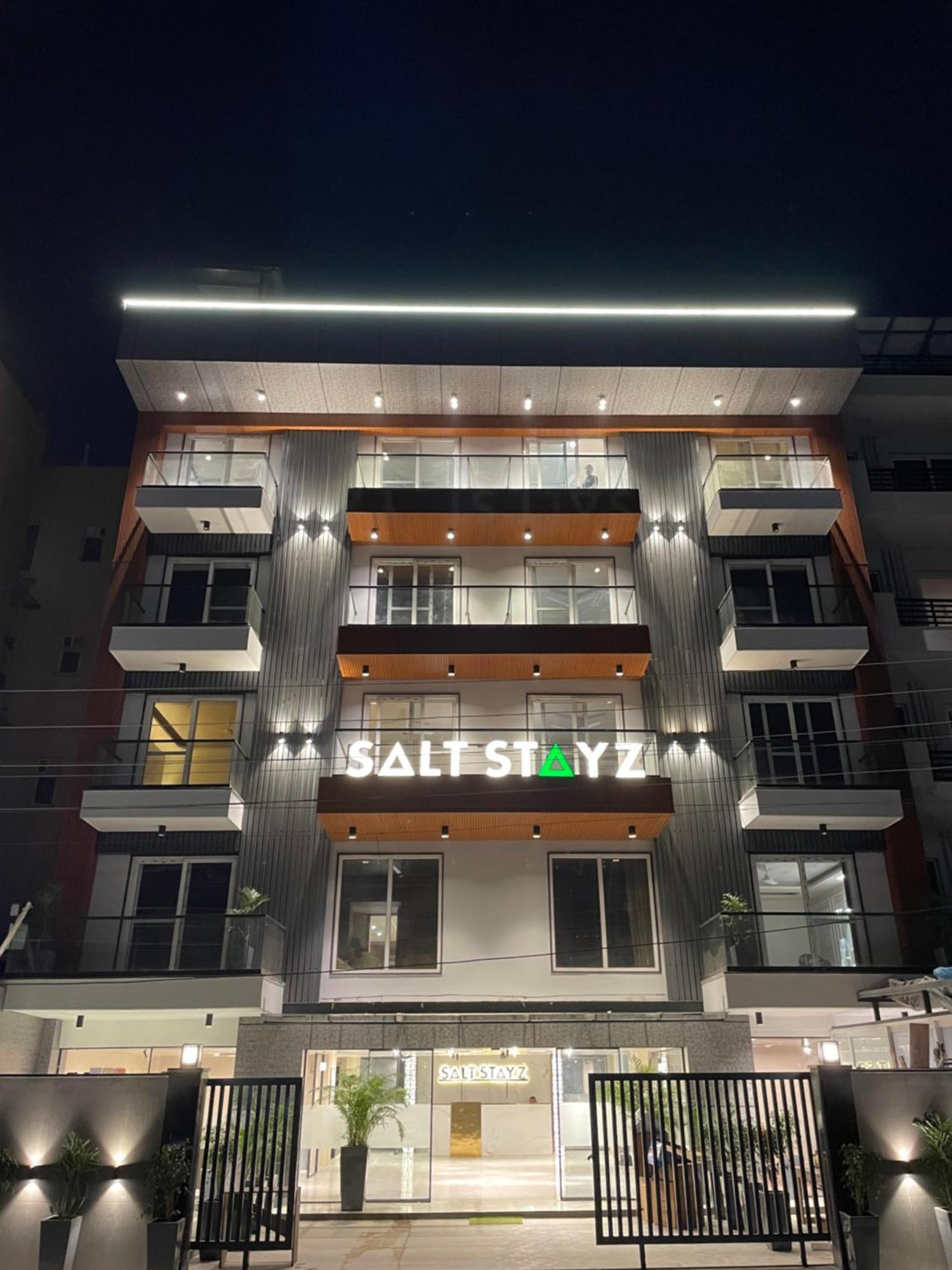 Saltstayz Premier - Near Golf Course Road & Sector 57 Gurgaon Exterior photo