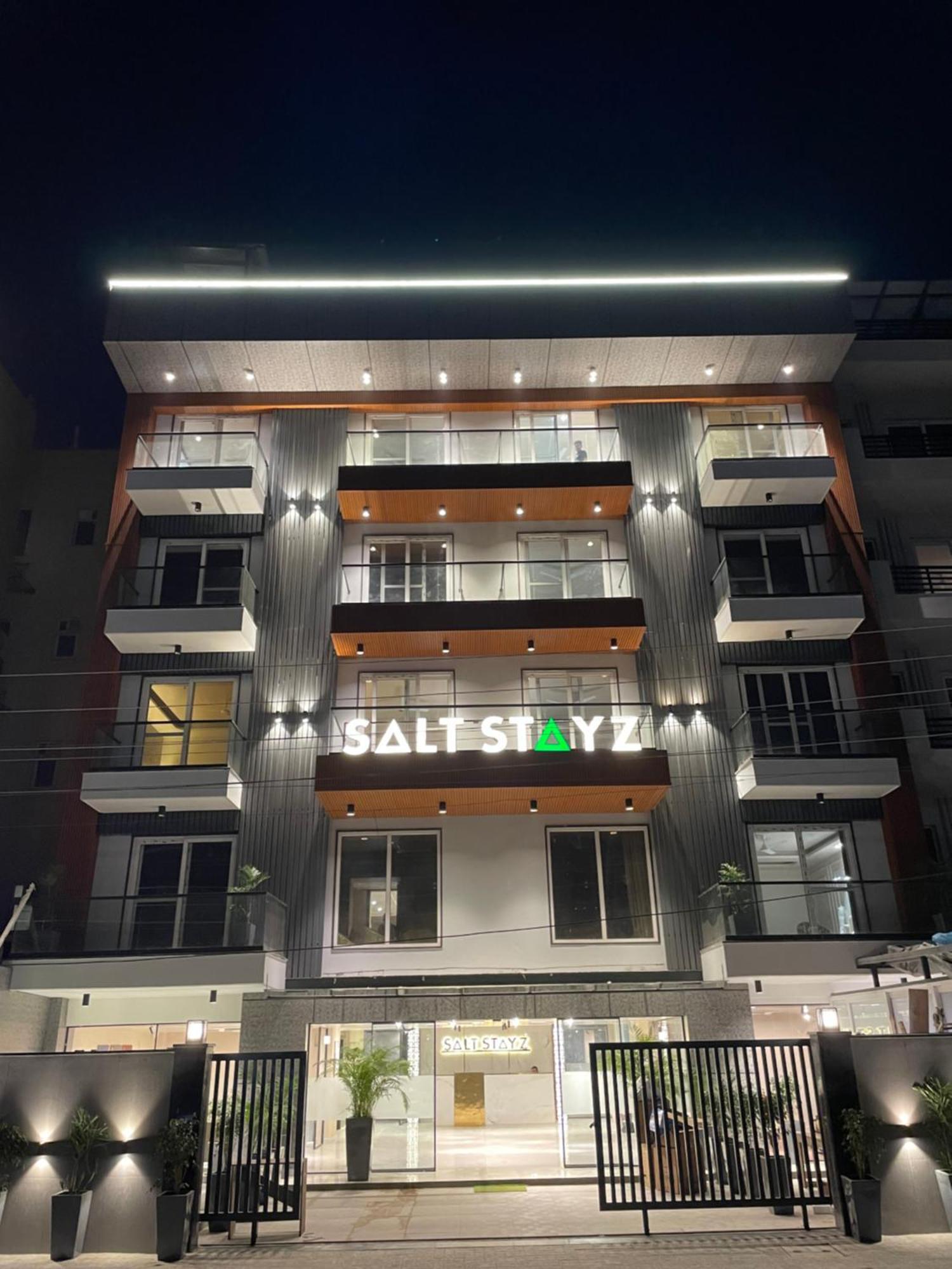 Saltstayz Premier - Near Golf Course Road & Sector 57 Gurgaon Exterior photo
