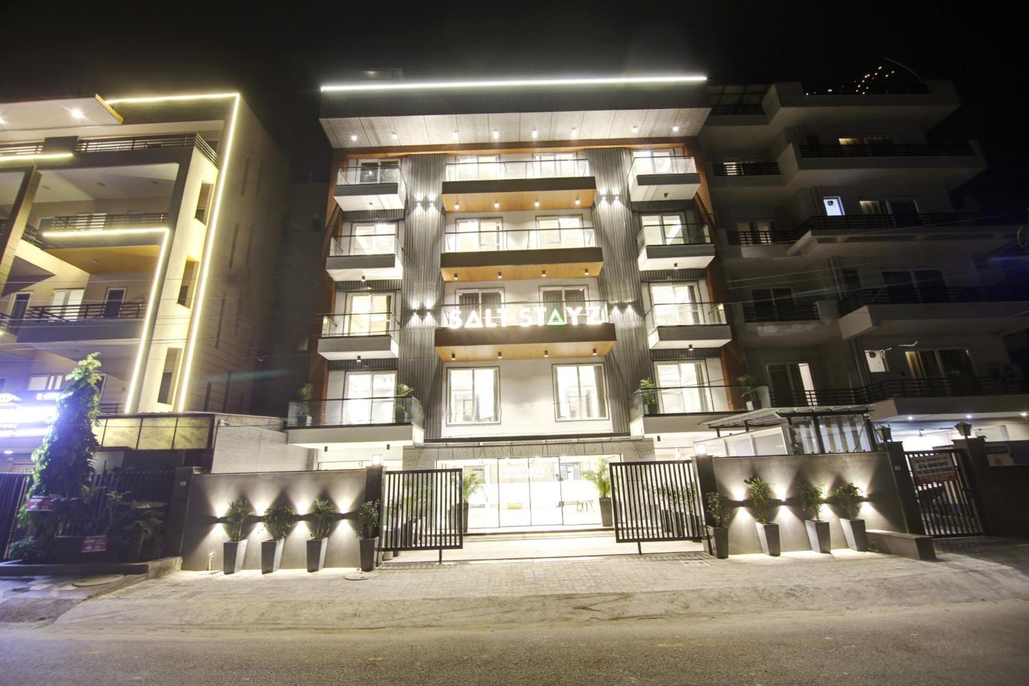 Saltstayz Premier - Near Golf Course Road & Sector 57 Gurgaon Exterior photo