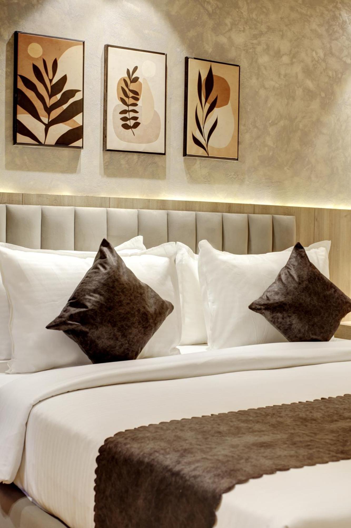 Saltstayz Premier - Near Golf Course Road & Sector 57 Gurgaon Exterior photo