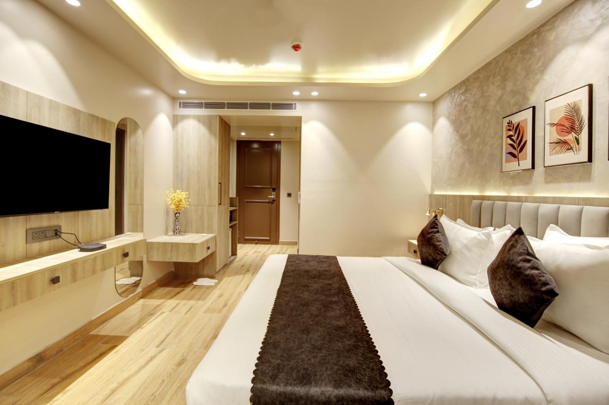 Saltstayz Premier - Near Golf Course Road & Sector 57 Gurgaon Exterior photo