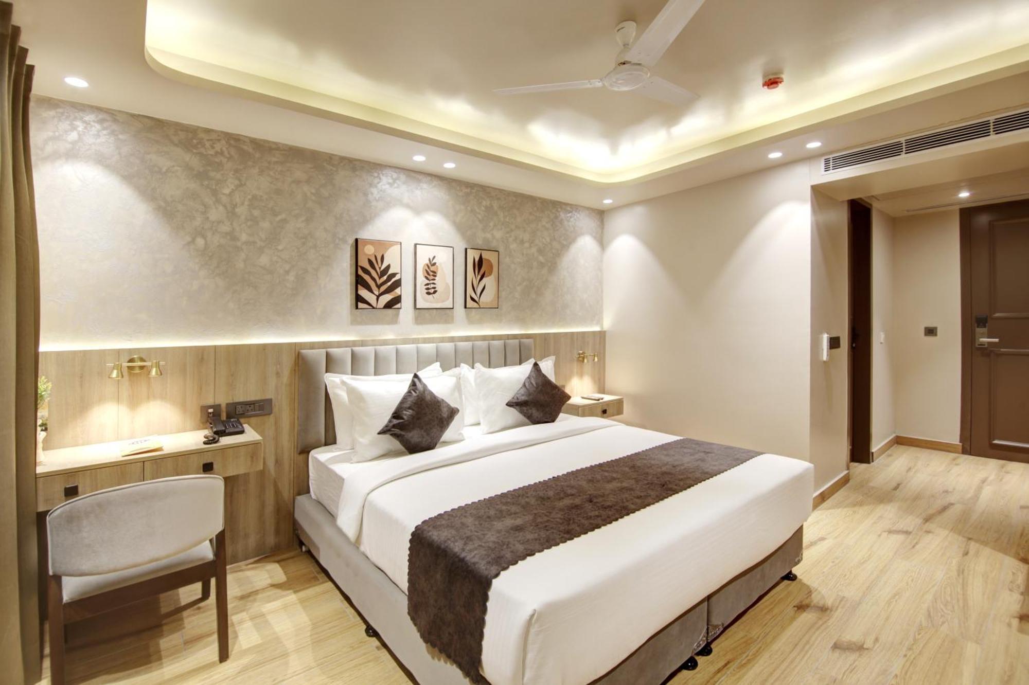 Saltstayz Premier - Near Golf Course Road & Sector 57 Gurgaon Exterior photo