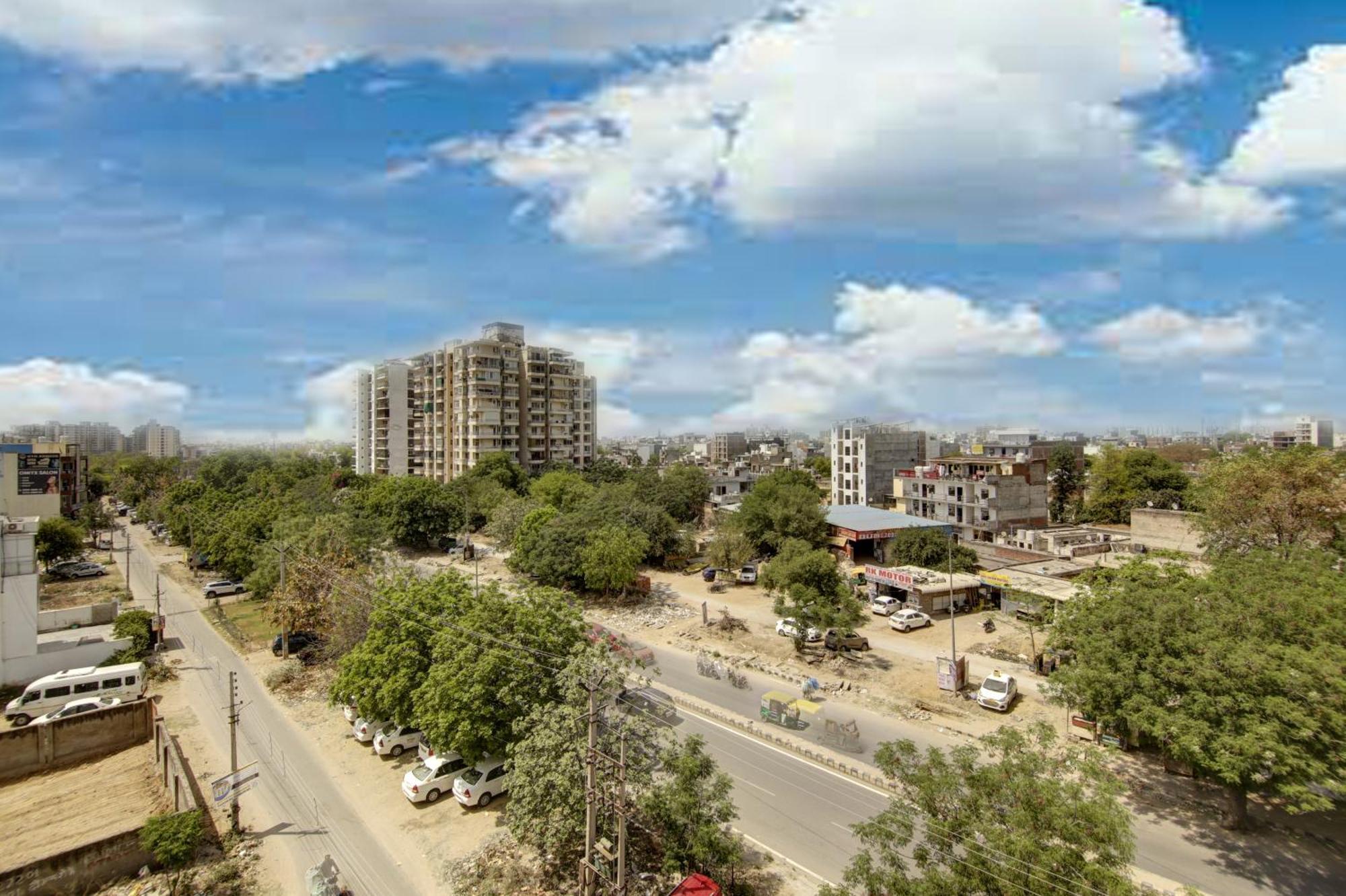 Saltstayz Premier - Near Golf Course Road & Sector 57 Gurgaon Exterior photo